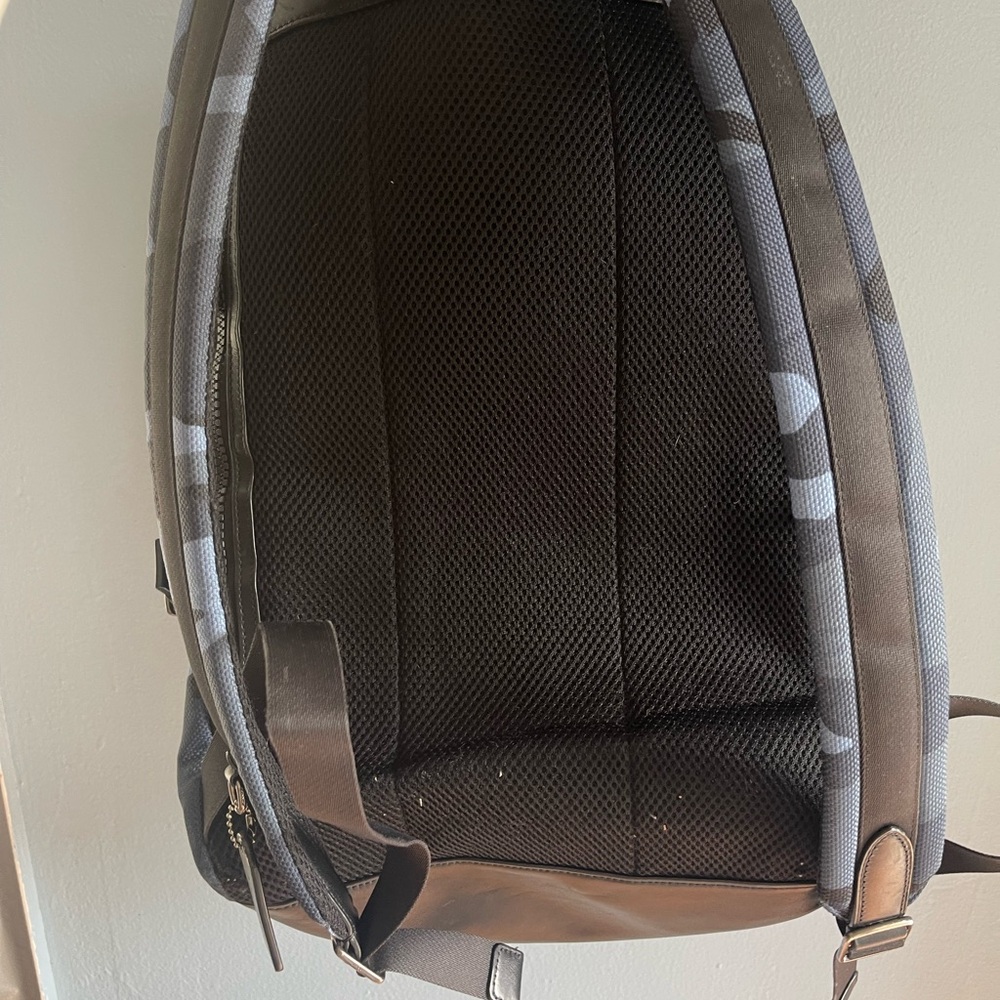 Coach Military Backbag - Picture 3 of 9